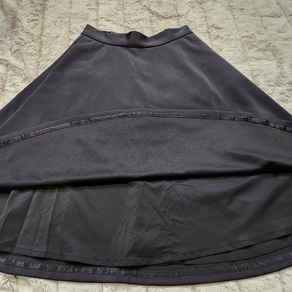 SIZE 4 skirt A-line Flared  Black color BANANA REPUBLIC - Picture 11 of 11